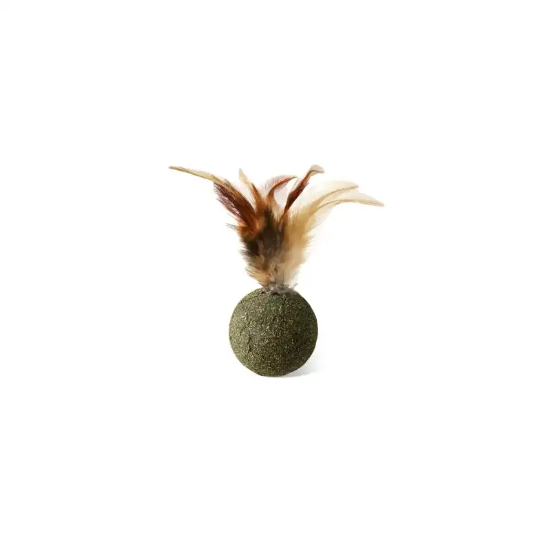 Pelota De Catnip Con Pluma Nayeco Para Gato 4,2 Cm 1 Unidad.